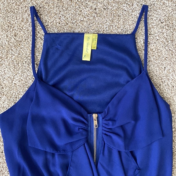 Francesca’s Bee Stitched Front Zip/Ruffle Mini Dress - Picture 2 of 9